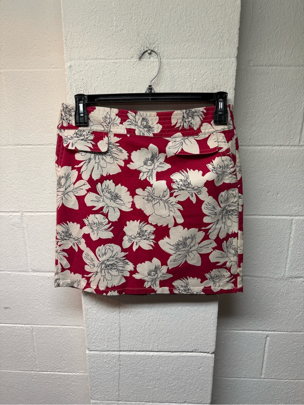 Ann Taylor Red Floral Mini Skirt with Cream Blooms
